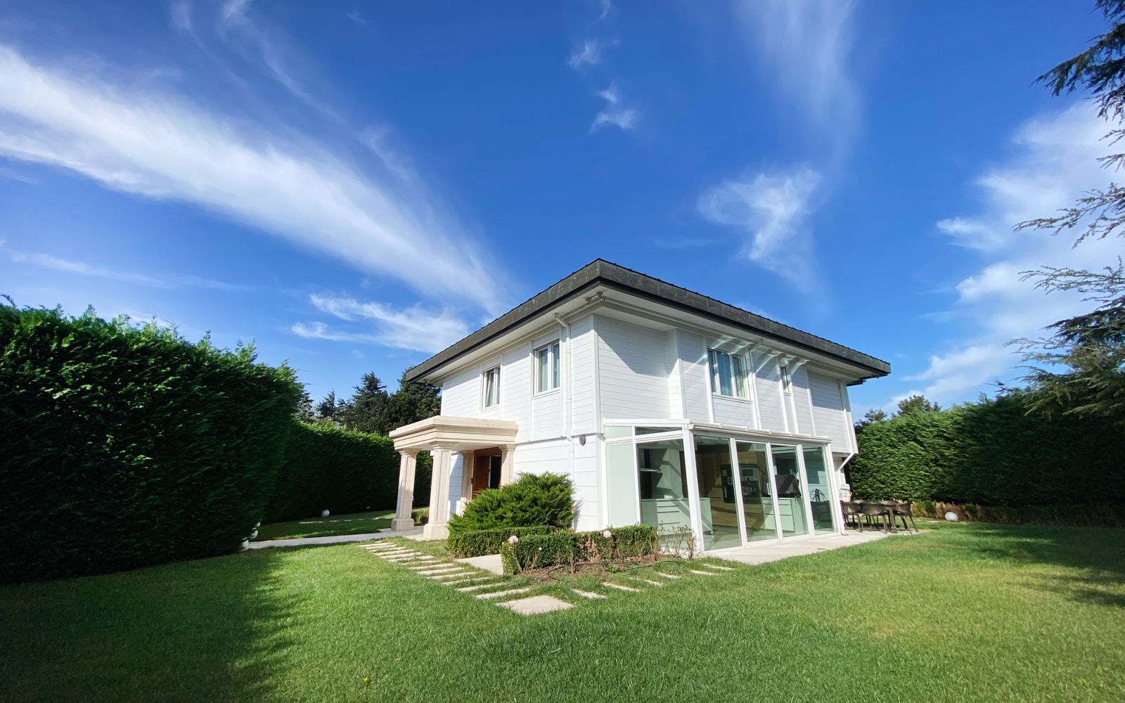 Kanlıca'da 4 katlı villa