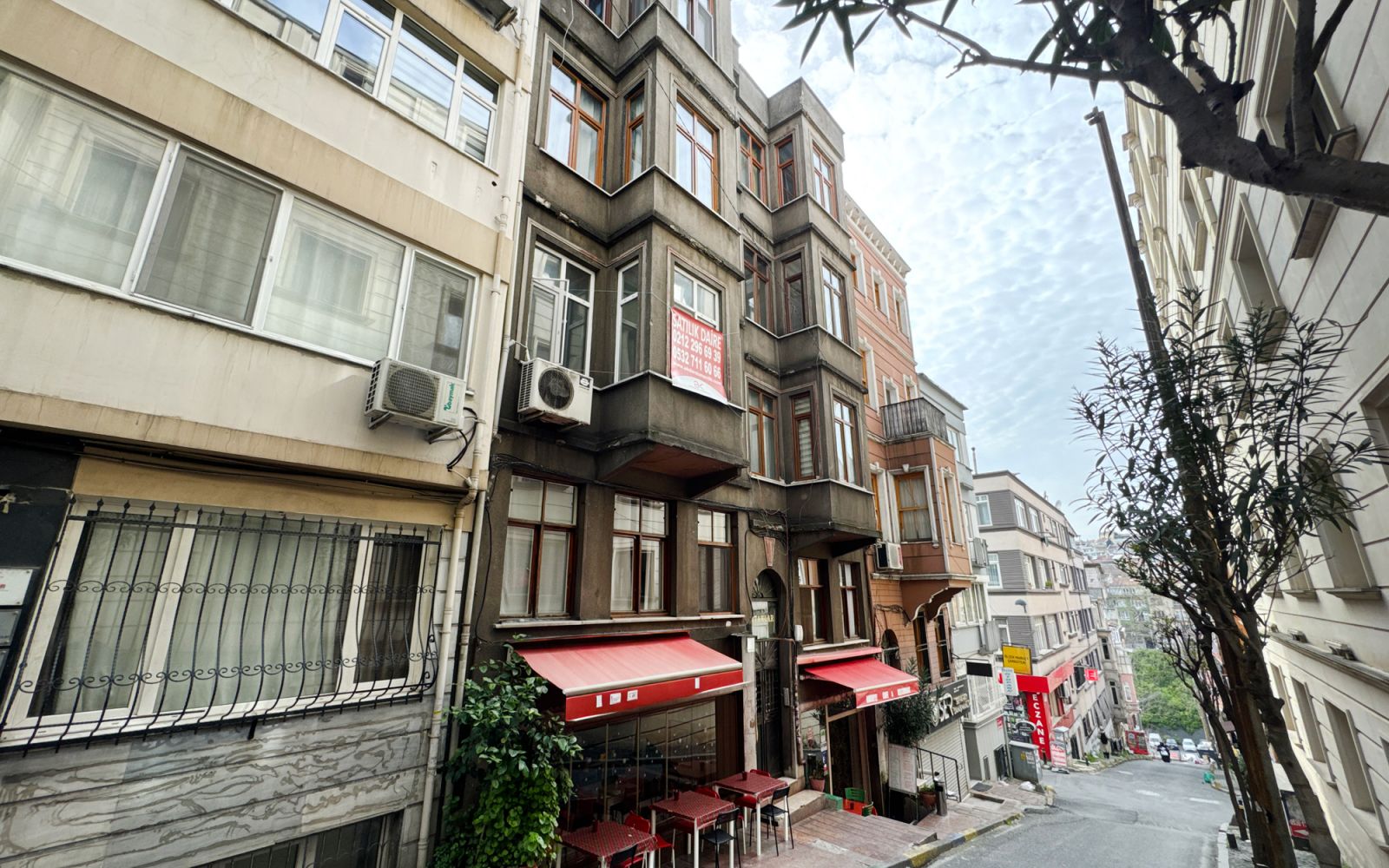 Harbiye’de Yüksek Tavanlı 2+1 Daire