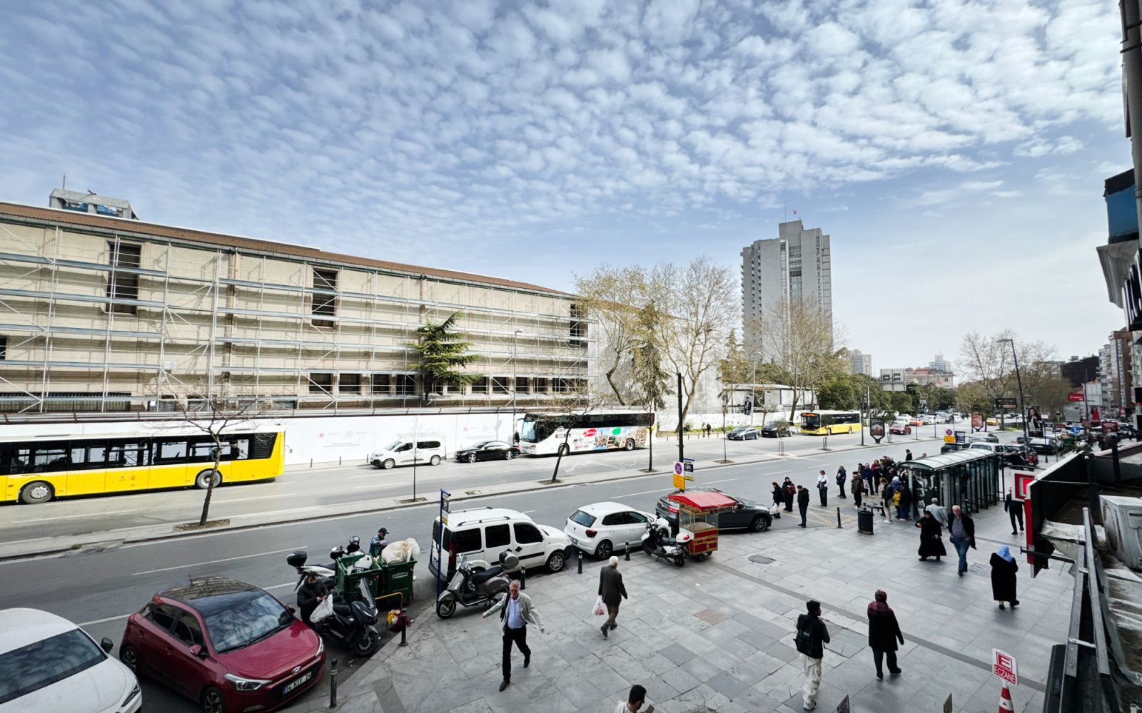 HARBİYE CUMHURİYET CADDESİ ÜZERİNDE 240m²