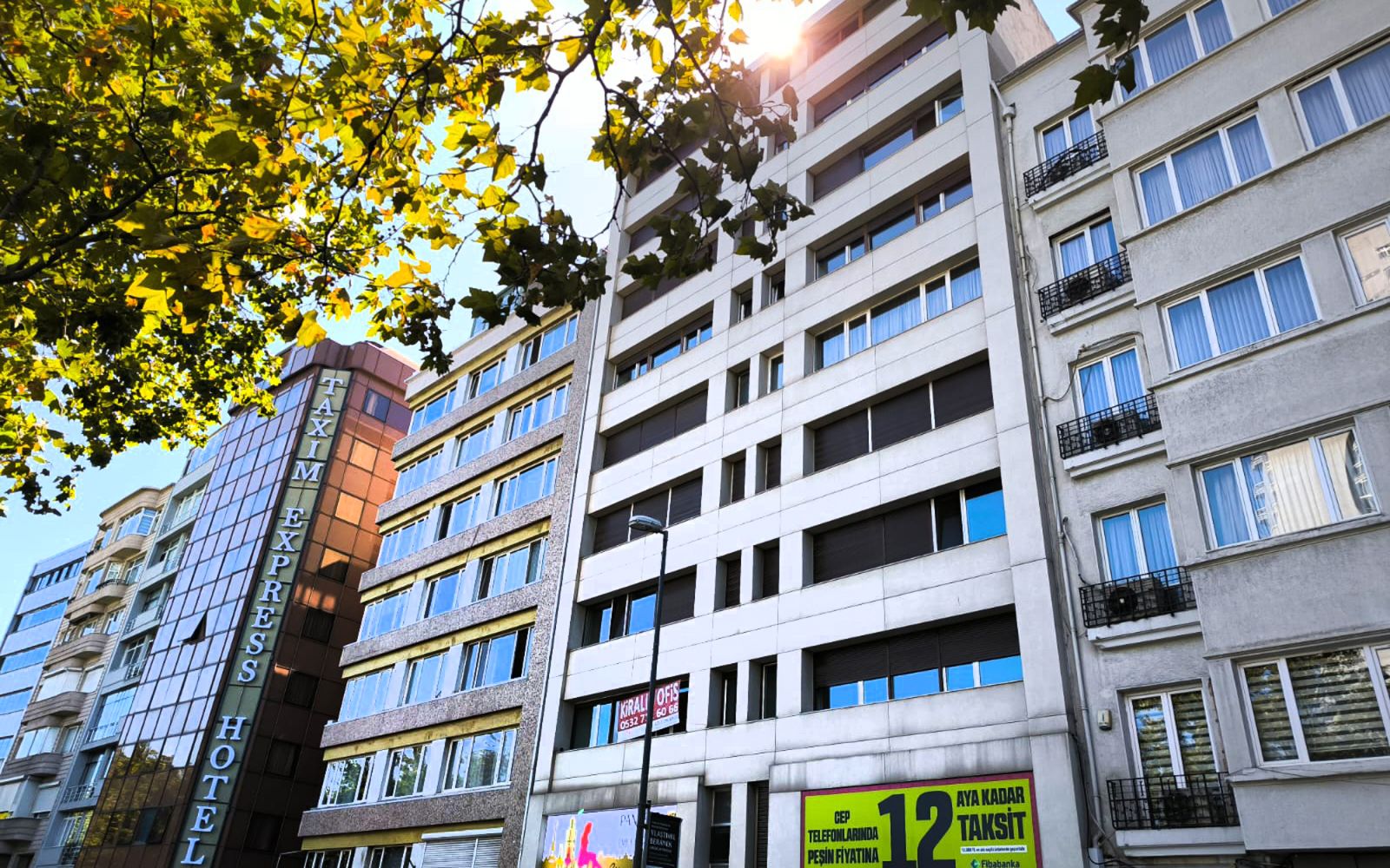 Cumhuriyet Caddesi üzerinde 1200m² 3 katlı ticari